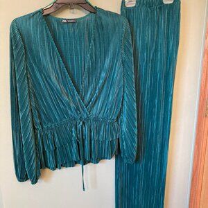 Zara 2 Piece Set:  Dark Green Pleated Blouse & Wide Leg Pants   **M Top L Pant